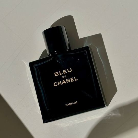 Bleu de Chanel Có Gì Mà Sau 10 Năm Vẫn Bán Chạy?