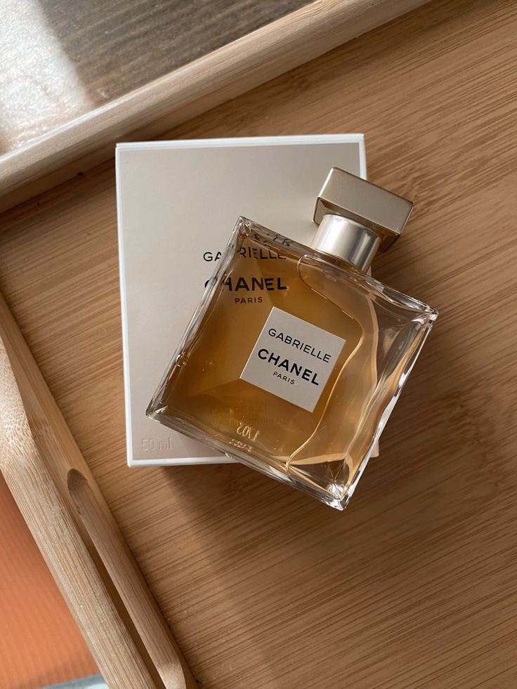 Thiết kế Chanel Gabrielle Essence chính hãng