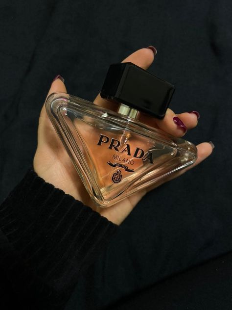 nước hoa prada